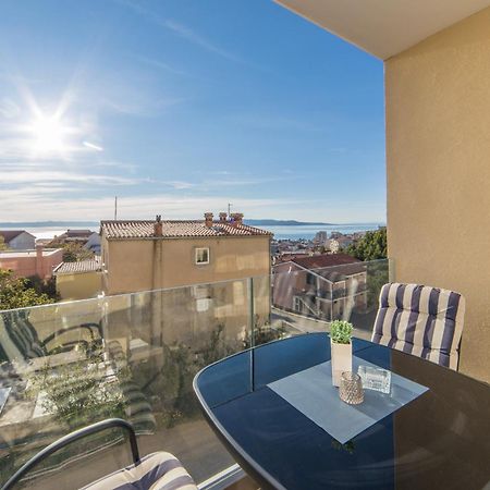 Apartments Crystal Makarska Bilik gambar