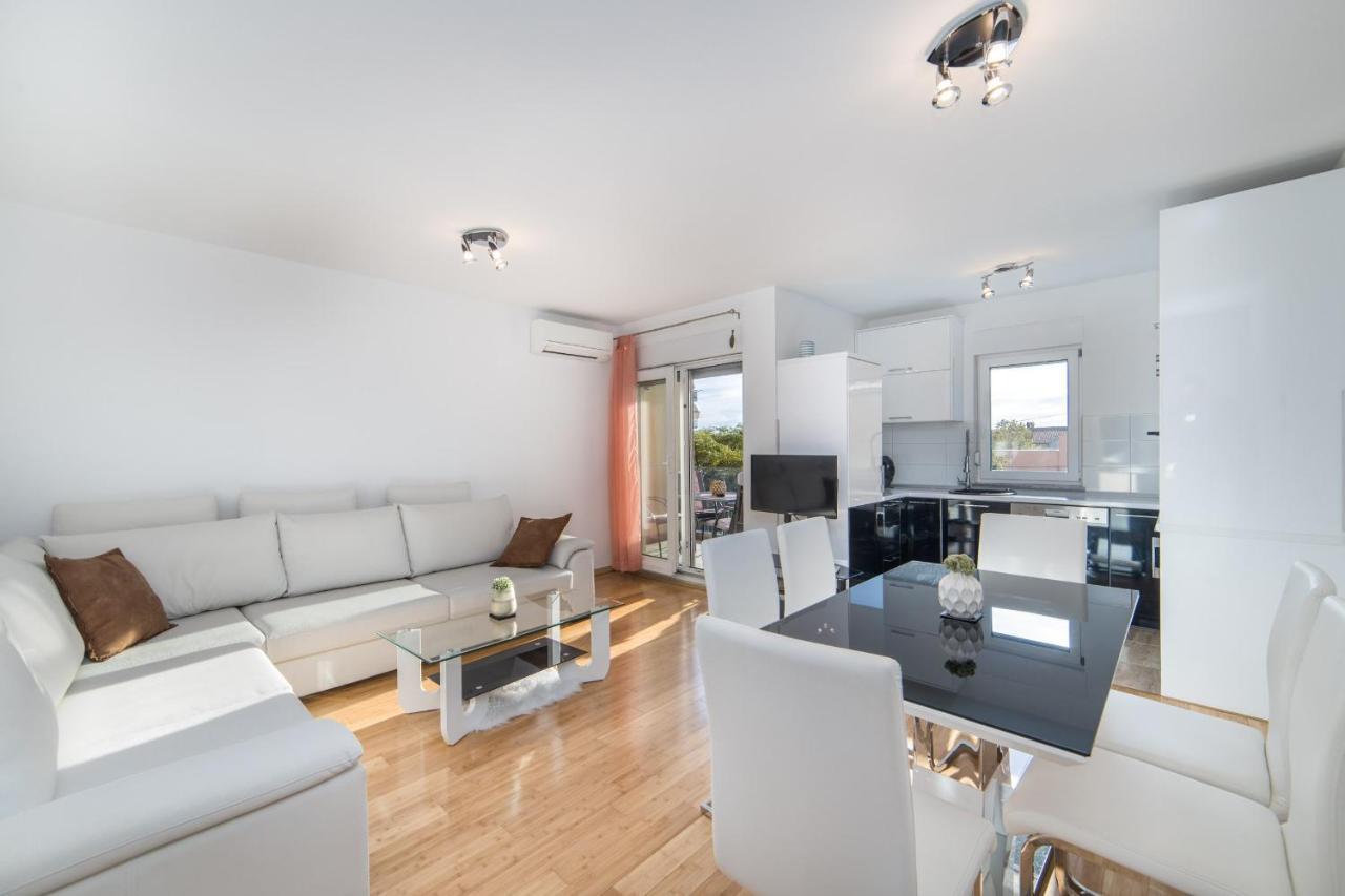 Apartments Crystal Makarska Bilik gambar