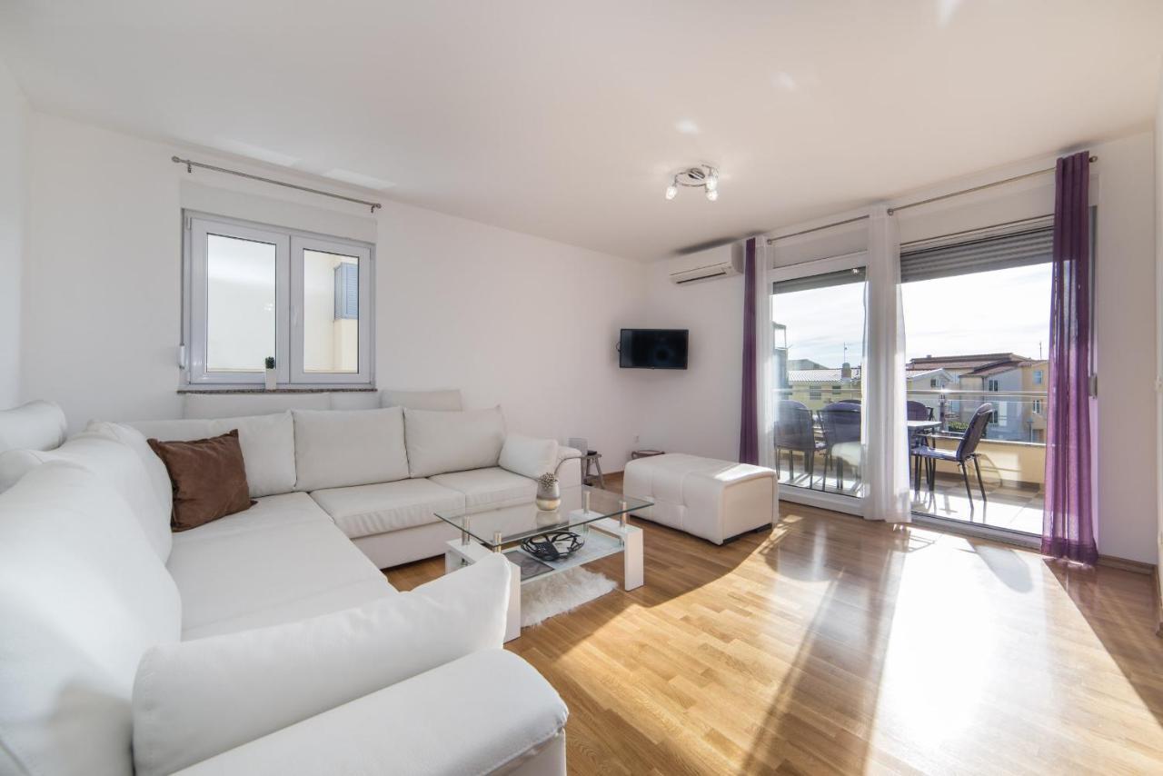 Apartments Crystal Makarska Bilik gambar