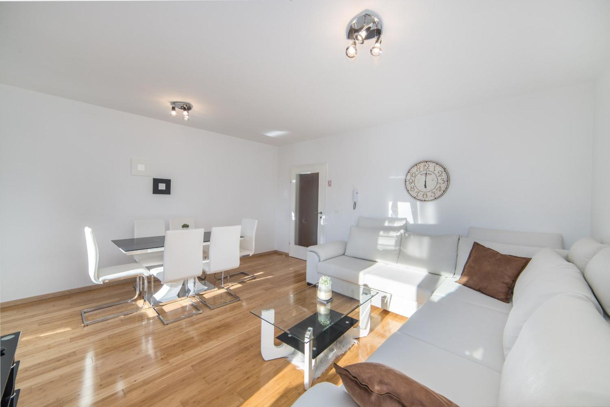 Apartments Crystal Makarska Bilik gambar