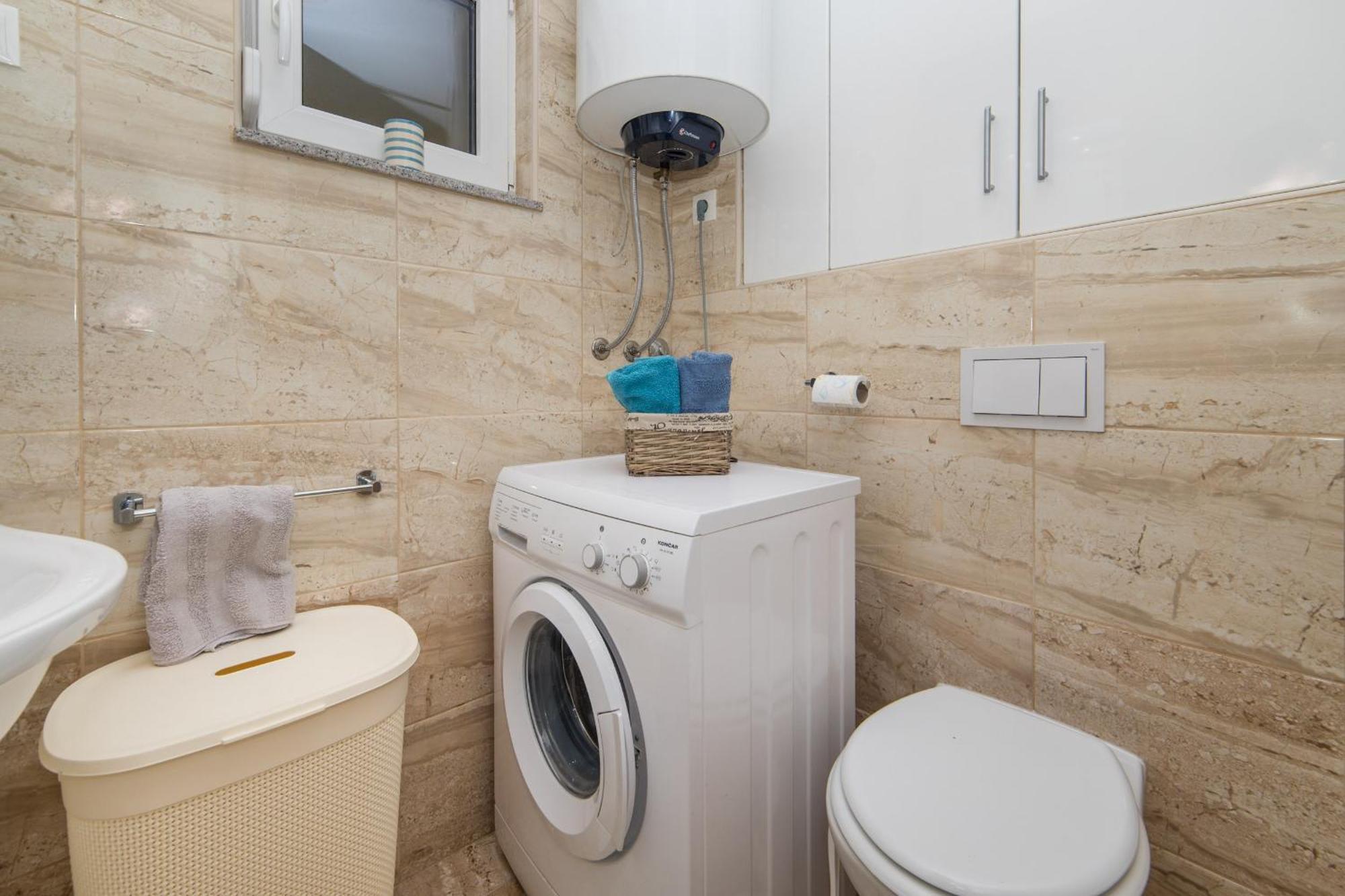 Apartments Crystal Makarska Bilik gambar