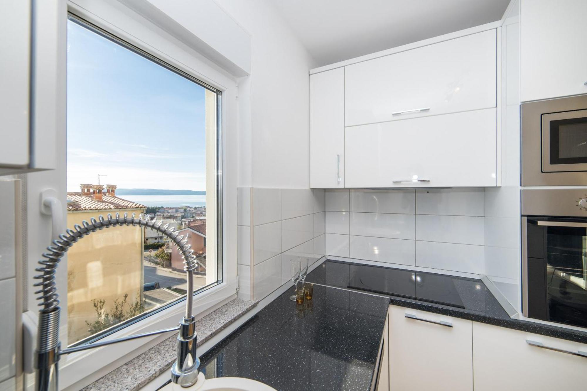 Apartments Crystal Makarska Bilik gambar